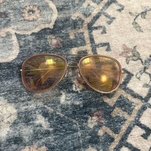 Aviator Sunglasses with Pink-Gold Mirrored Lenses